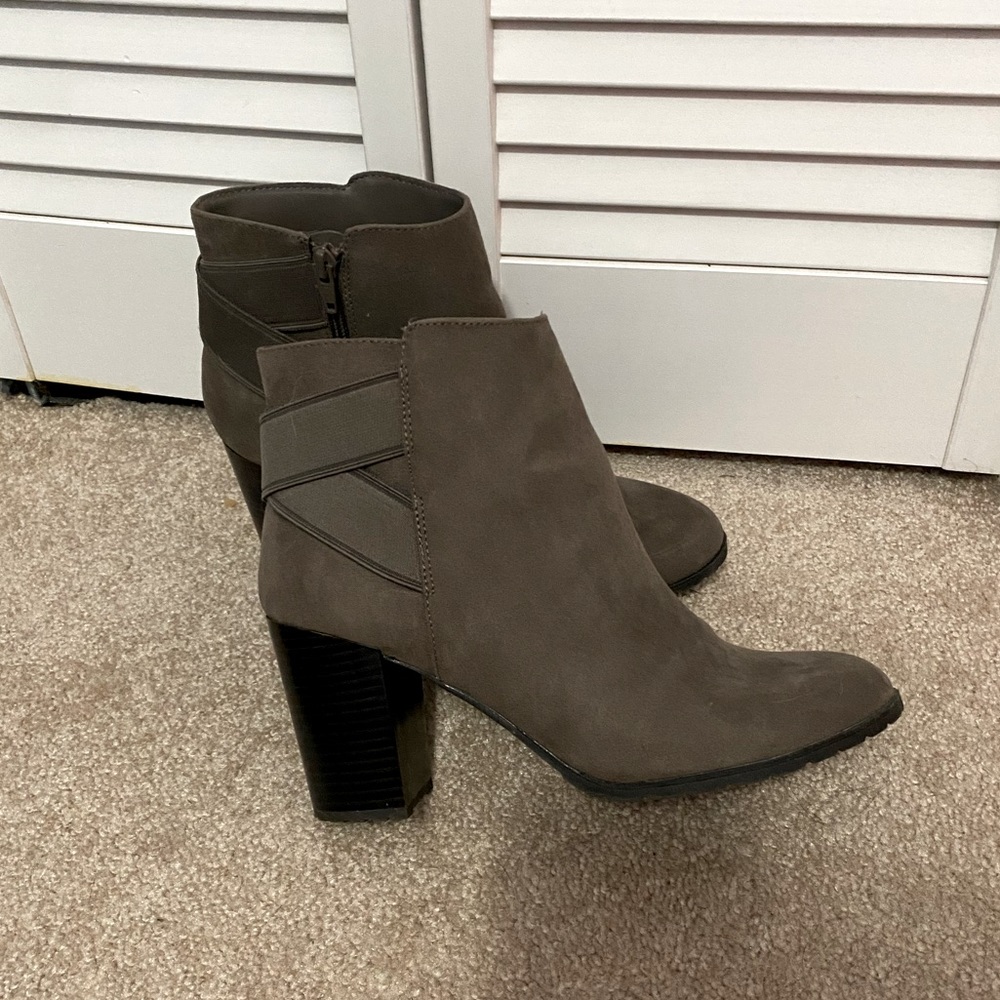🌻 Booties, dark grey, A New Day - size 9 - worn once